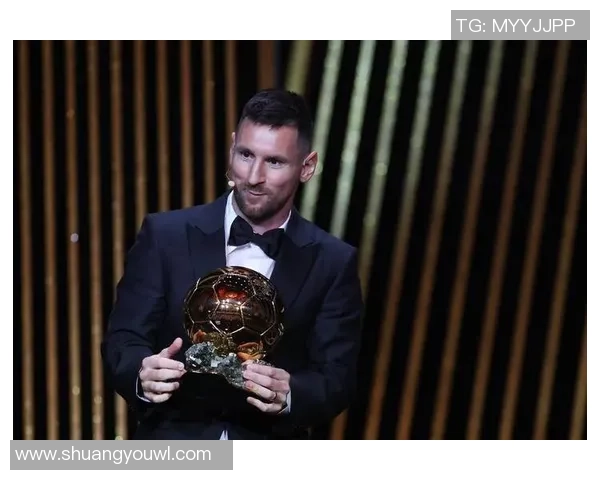 《绿茵传奇：一位足球天才从街头到世界杯的奋斗历程》